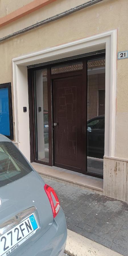 Zefiro21 Tiny House Apartment Termoli Exterior photo